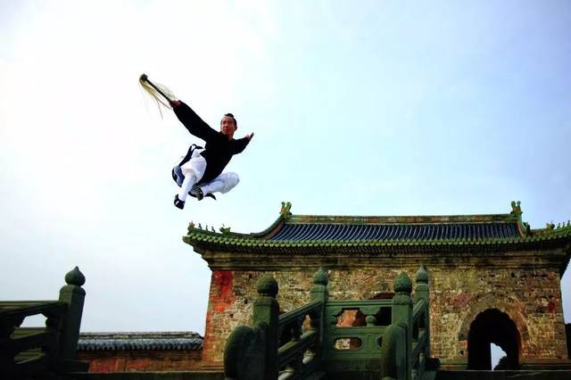 沙场秋练兵，这些“小鲜肉”、“小姐姐”全力以赴的样子真帅！_三亿体育手机版